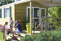45---camping-lamontjoir-Chalet-Bord-de-Lac-avec-terrasse.png