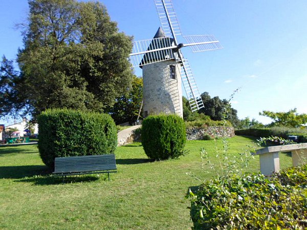 05Moulin-de-Montpezat.jpg